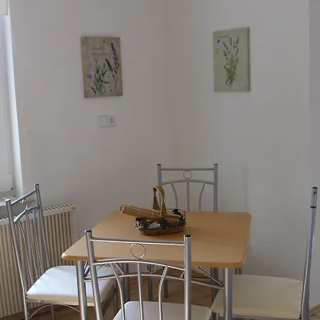 Daire Ferienwohnungsvermietung Leitel *